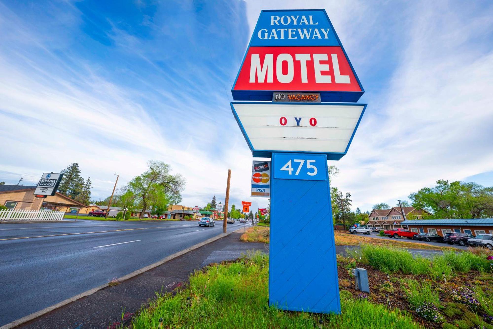 Royal Gateway Motel By Oyo เบนด์ ภายนอก รูปภาพ